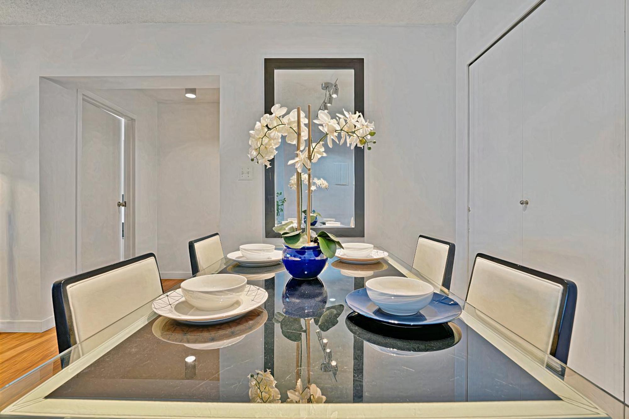 וונקובר Prime Location Stylish Two-Bedroom Apartment Overlooking Downtown מראה חיצוני תמונה